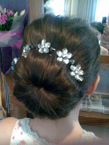 Flowergirl hair accessories